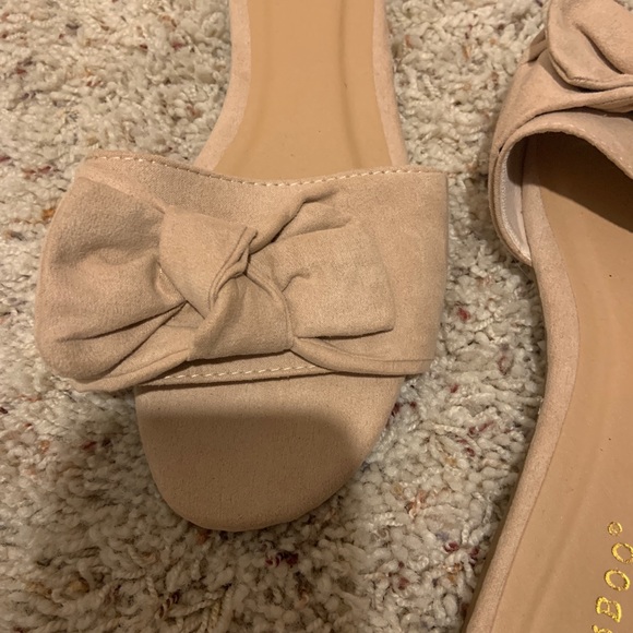 Boutique sandals - Picture 2 of 3